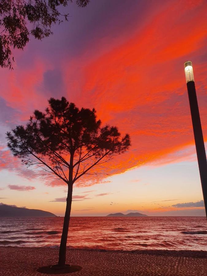 Lungomare Apartment Vlore Bagian luar foto
