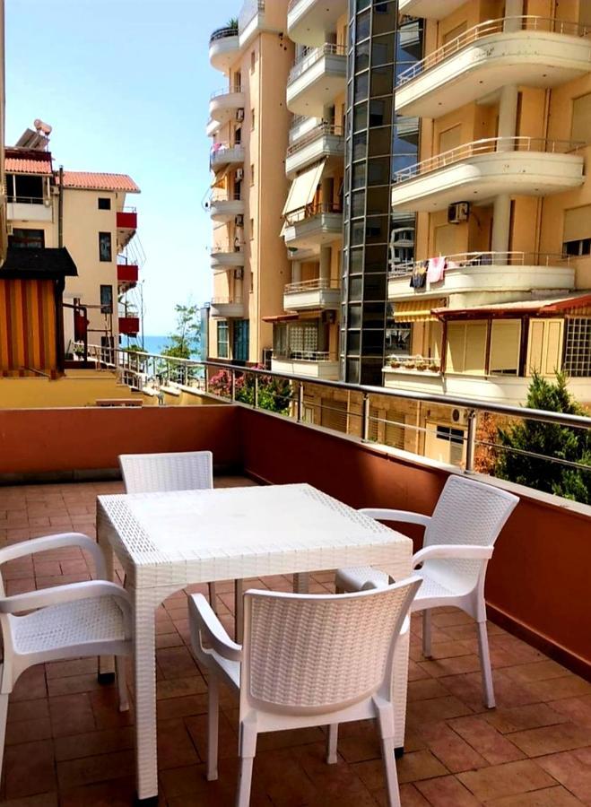 Lungomare Apartment Vlore Bagian luar foto