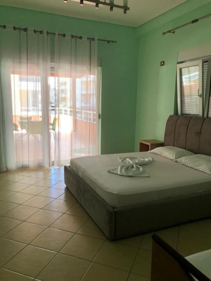 Lungomare Apartment Vlore Bagian luar foto
